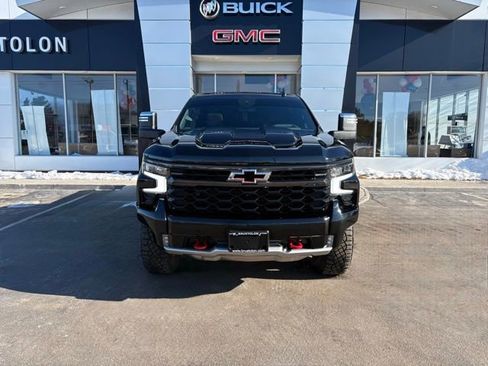 Used 2024 Chevrolet Silverado 1500 ZR2 w/ Technology Package image 7