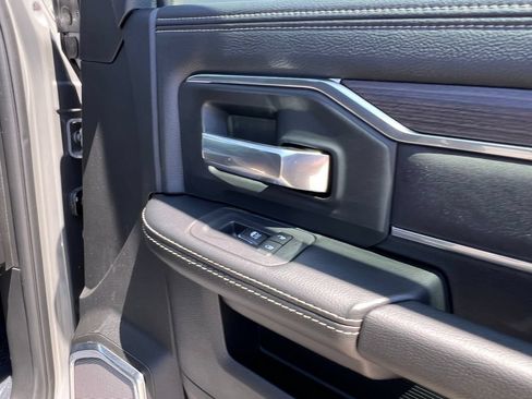 New 2026 RAM 2500 Laramie AWD/4WD image 16