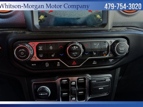 Used 2022 Jeep Gladiator Mojave w/ Cold Weather Group image 24