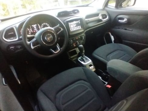 Used 2020 Jeep Renegade Latitude image 14