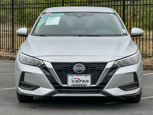 Used 2022 Nissan Sentra SV image 9