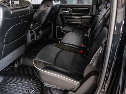 Used 2019 RAM 2500 Laramie w/ Black Appearance Package AWD/4WD image 36