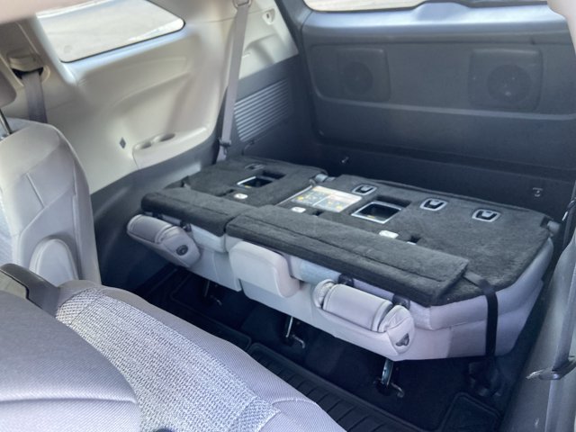 Used 2022 Toyota Sienna LE FWD image 57