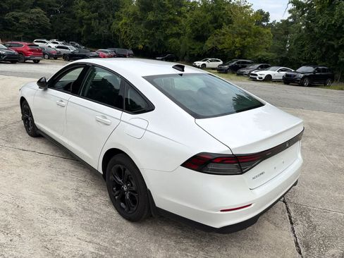 Used 2025 Honda Accord SE image 9