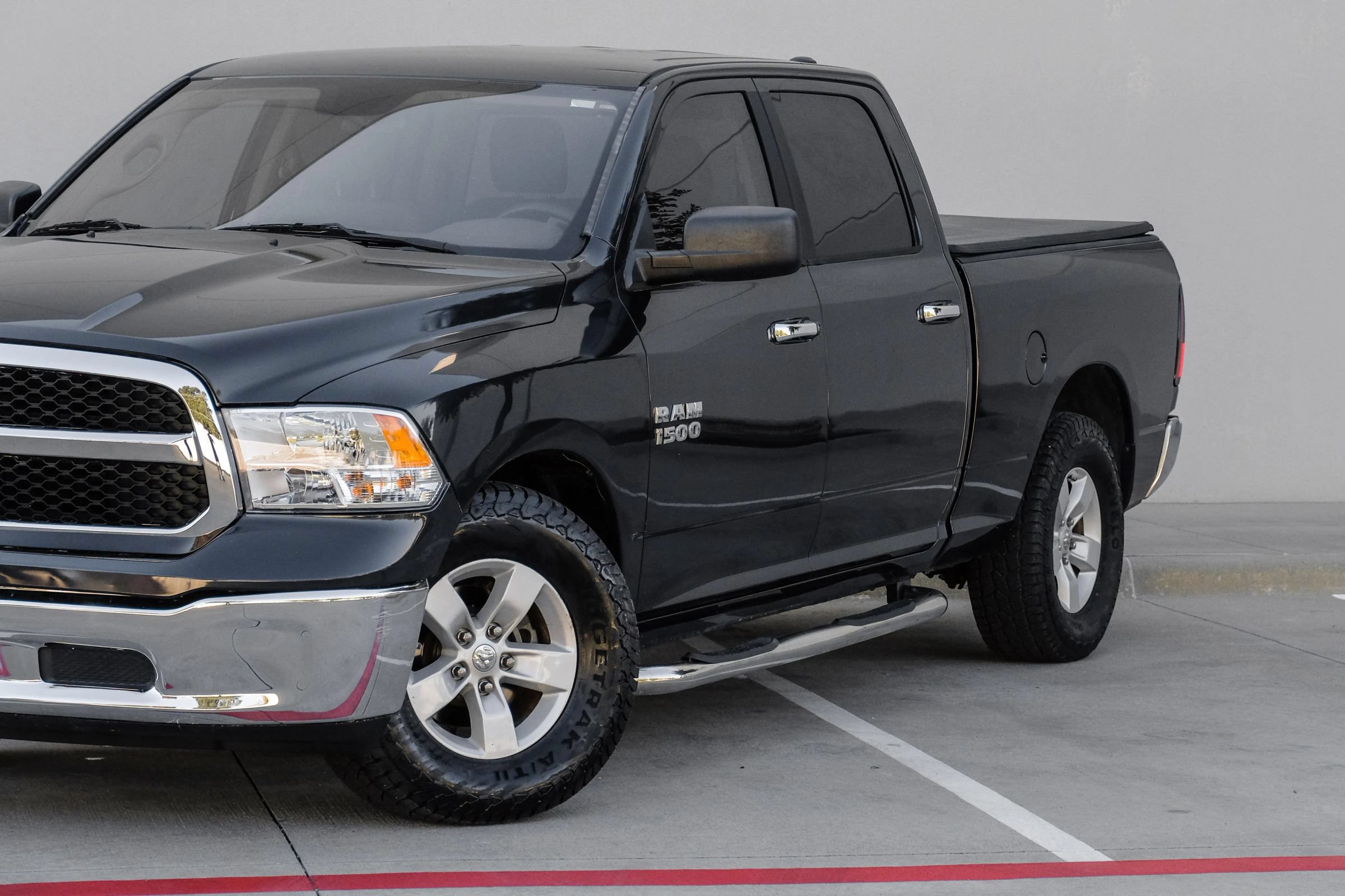 Used 2017 RAM 1500 Classic SLT RWD image 8