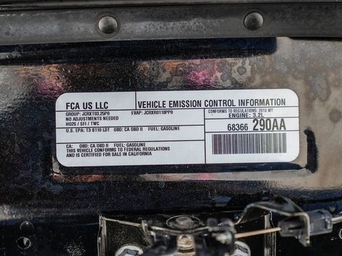 Used 2018 Jeep Cherokee Trailhawk image 31