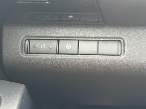 Certified 2024 Nissan Pathfinder SV FWD image 32