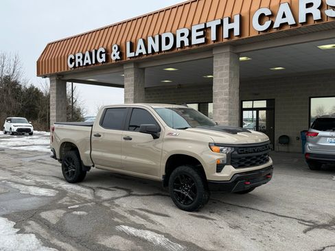 Used 2023 Chevrolet Silverado 1500 Custom Trail Boss w/ LPO, Dark Essentials Package image 5