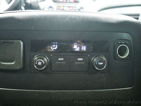 Used 2015 GMC Yukon XL SLE w/ Convenience Package image 32