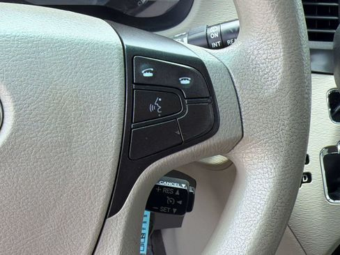 Used 2013 Toyota Sienna LE FWD image 26