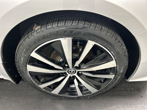 Used 2019 Nissan Altima 2.5 SR w/ SR Premium Package image 8