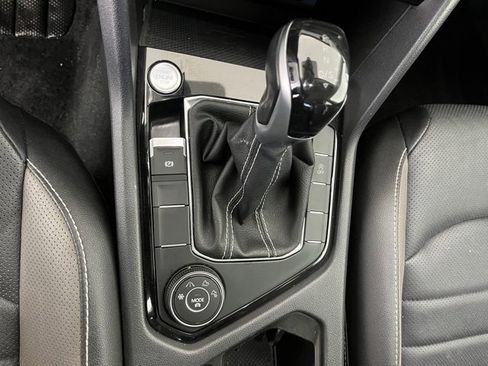 Used 2022 Volkswagen Taos SEL image 18