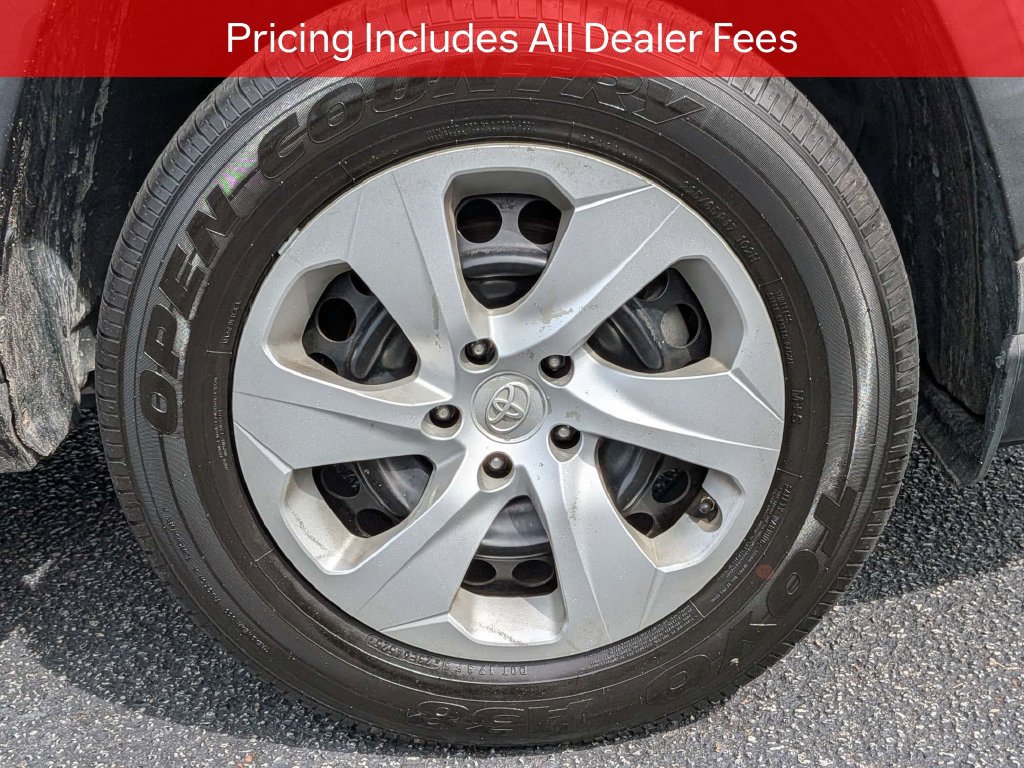 Used 2019 Toyota RAV4 LE FWD image 12