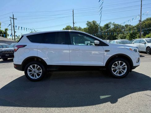Used 2017 Ford Escape SE image 14
