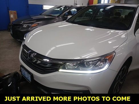 Used 2016 Honda Accord EX image 2
