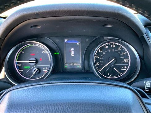Used 2022 Toyota Camry SE image 19