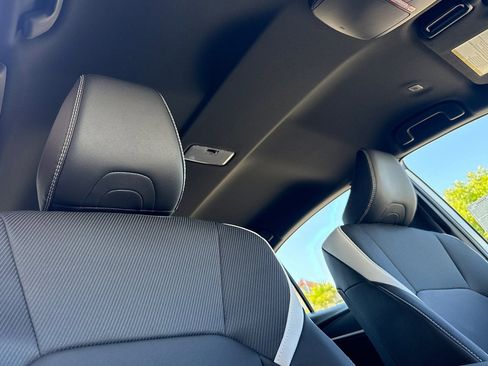 New 2025 Toyota Camry SE w/ Convenience Package image 18