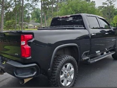 Used 2021 Chevrolet Silverado 2500 LTZ w/ Z71 Chrome Sport Edition AWD/4WD image 2