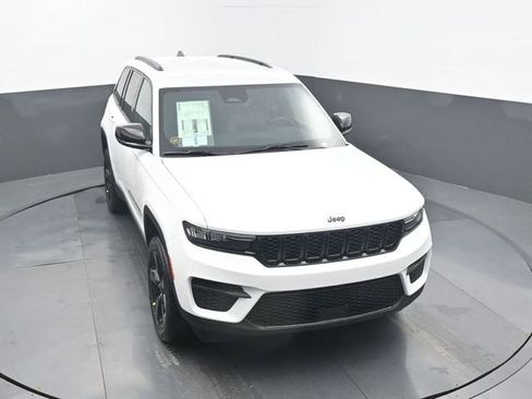New 2025 Jeep Grand Cherokee Altitude AWD/4WD image 53