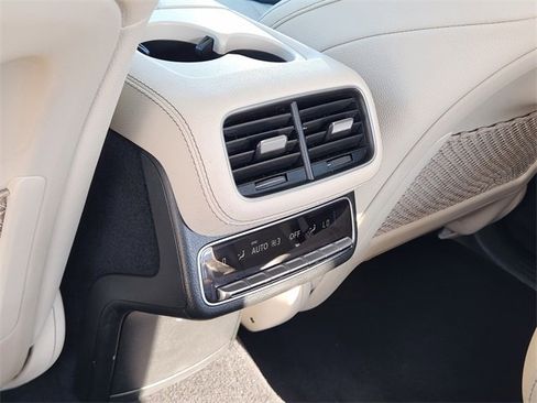 Used 2022 Mercedes-Benz GLS 450 4MATIC image 31