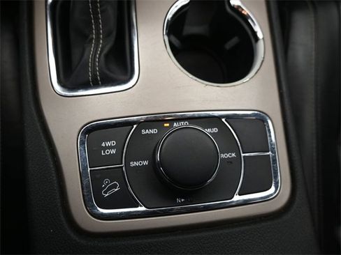 Used 2016 Jeep Grand Cherokee Limited image 31