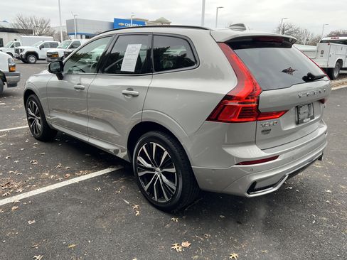 Used 2025 Volvo XC60 B5 Plus image 8