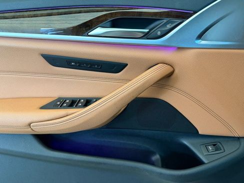 Used 2019 BMW 530i w/ Convenience Package image 30