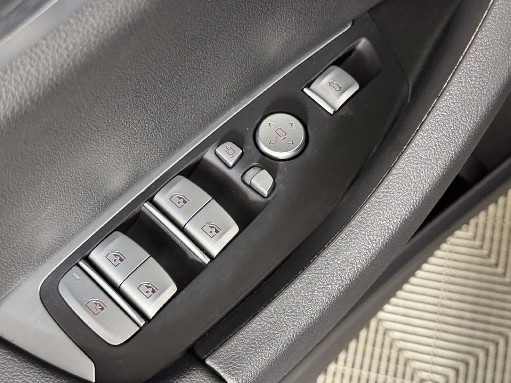 Used 2024 BMW X3 xDrive30i w/ Convenience Package AWD/4WD image 17
