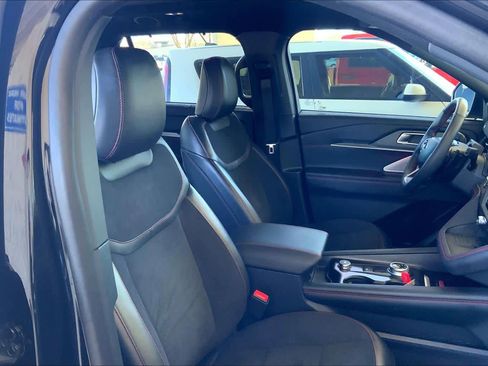 Certified 2025 Ford Explorer ST image 8