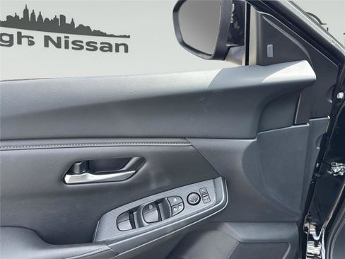 Used 2025 Nissan Sentra SV w/ Trunk Package FWD image 10
