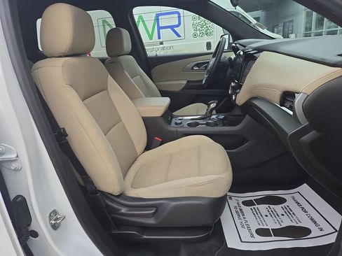 Used 2023 Chevrolet Traverse LT w/ LPO, Cargo Package image 18