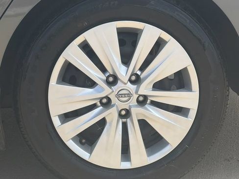 Used 2024 Nissan Sentra S FWD image 29