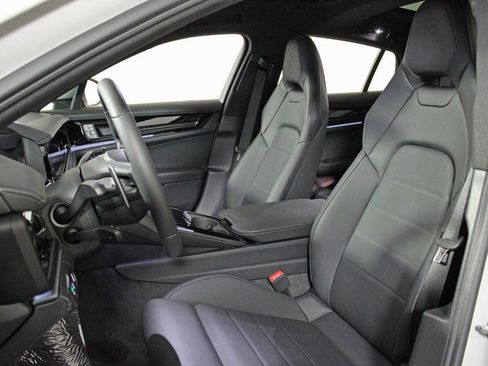 Certified 2025 Porsche Panamera 4 image 5