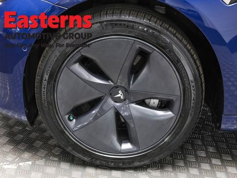 Used 2020 Tesla Model 3 Standard Range Plus image 29