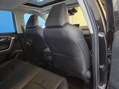 Used 2022 Toyota RAV4 XLE Premium AWD/4WD image 25