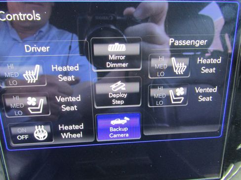 Used 2021 RAM 1500 Limited w/ Body Color Bumper Group AWD/4WD image 33
