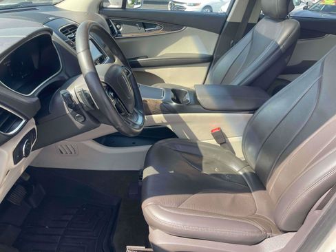 Used 2019 Lincoln Nautilus Reserve AWD/4WD image 12
