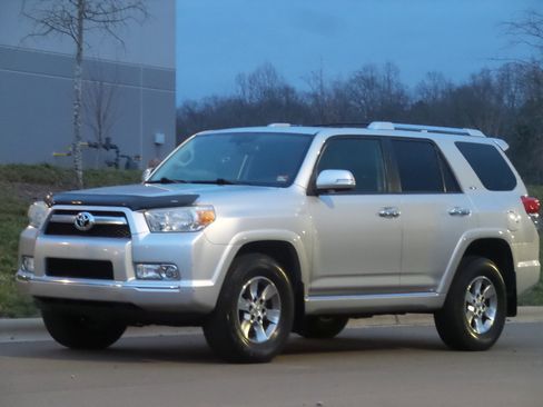 Used 2012 Toyota 4Runner SR5 w/ Convenience Pkg image 1