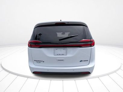 Used 2024 Chrysler Pacifica Limited