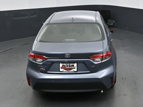 Used 2025 Toyota Corolla LE image 33