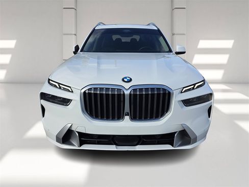 Used 2023 BMW X7 xDrive40i w/ Premium Package image 2