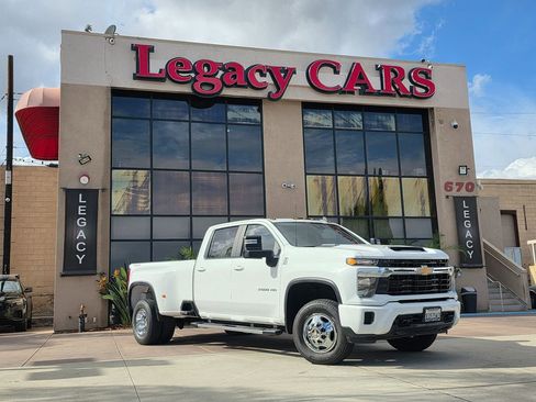 Used 2024 Chevrolet Silverado 3500 LT image 2