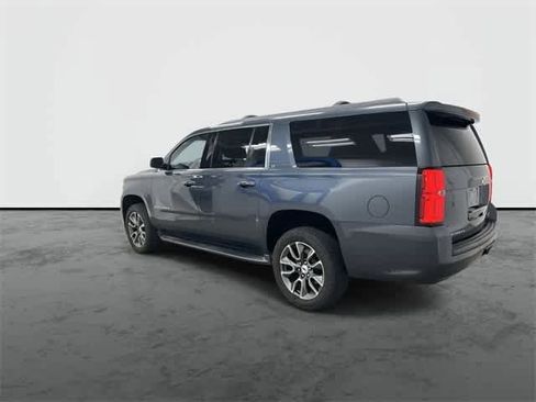 Used 2019 Chevrolet Suburban LT image 9
