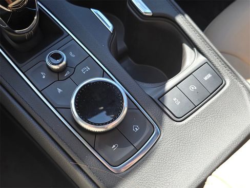 Certified 2025 Cadillac XT4 Premium Luxury image 28