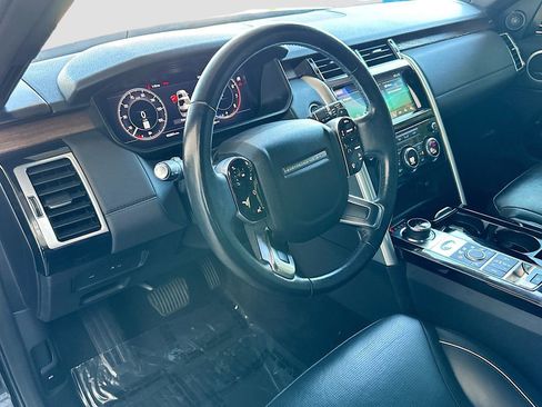 Used 2020 Land Rover Discovery HSE image 9