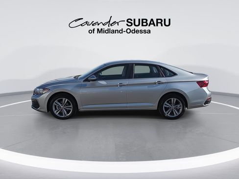 Used 2024 Volkswagen Jetta SE FWD image 5