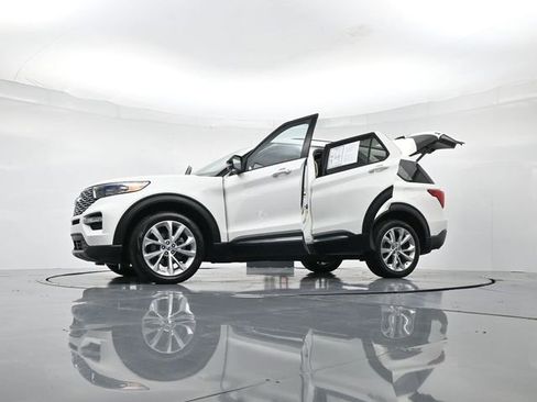 Used 2023 Ford Explorer Platinum w/ Technology Package image 54