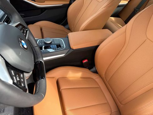 Certified 2025 BMW 330i Sedan w/ Convenience Package image 19