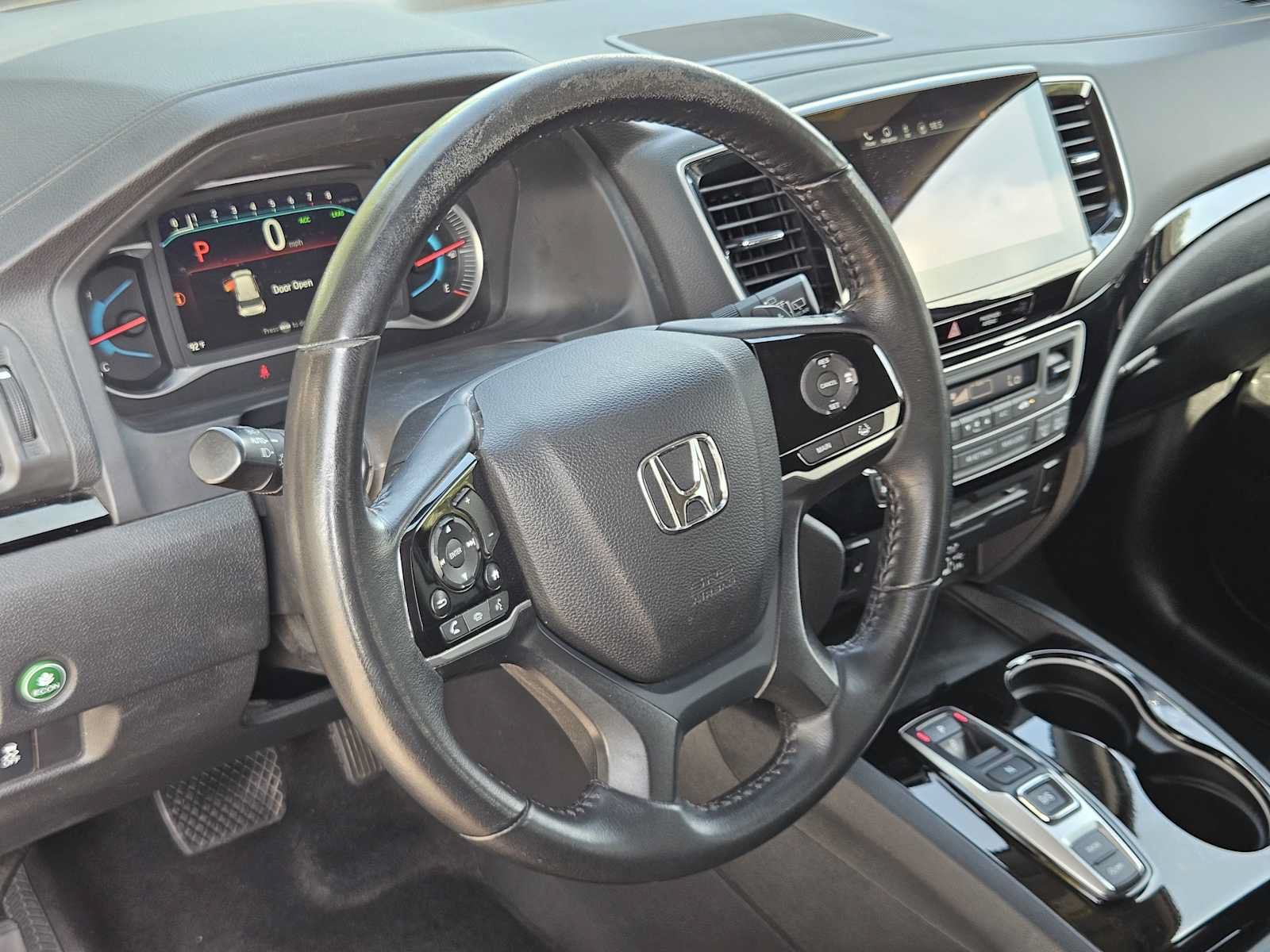 Used 2022 Honda Pilot Touring image 2