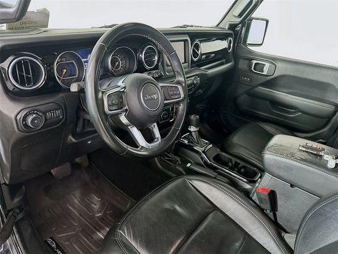 Used 2020 Jeep Wrangler Unlimited Sahara image 29